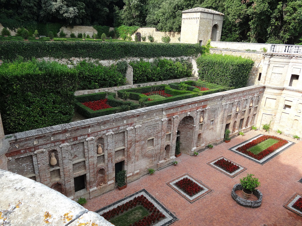 Villa Imperiale garden court in Pesaro